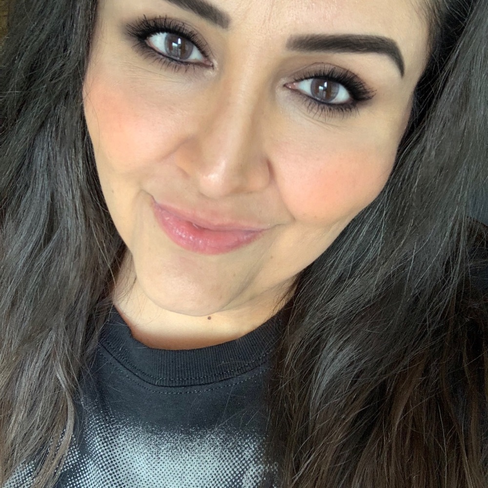 Meet your Posher, Danielle